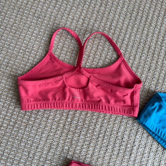 BEYOND YOGA Leggings + 2 Sports Bras | 2-for-1! - Picture 11 of 13